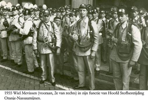 Beschrijving: 1955 Wiel Mevissen hoofd stofbestrijding ONmijnen